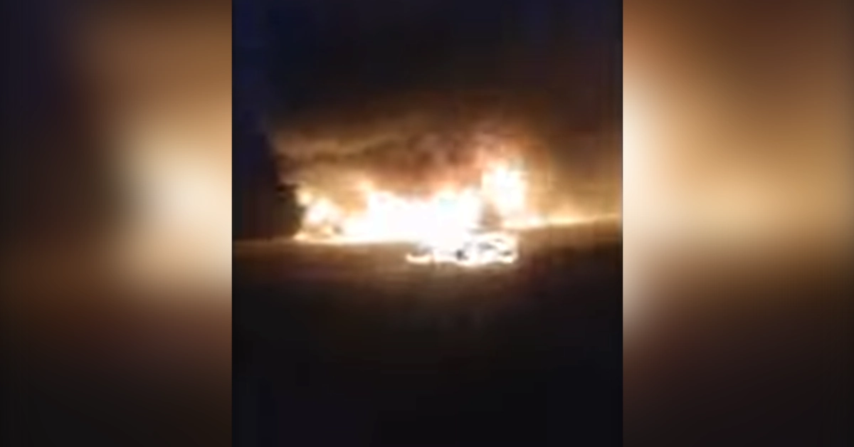 Caminhão pega fogo na PR-317 em Iguaraçu durante atendimento da PRE e do Corpo de Bombeiros
