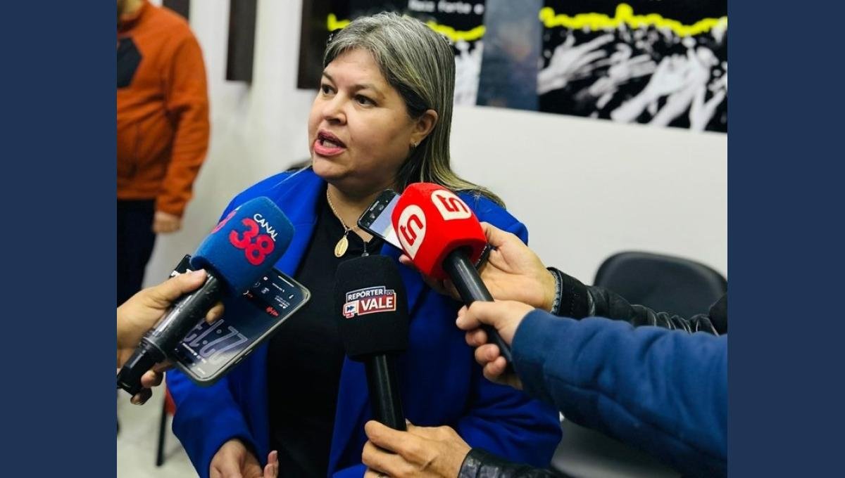 Vereadora Eliana Rocha e vereadores da Câmara Municipal de Apucarana
