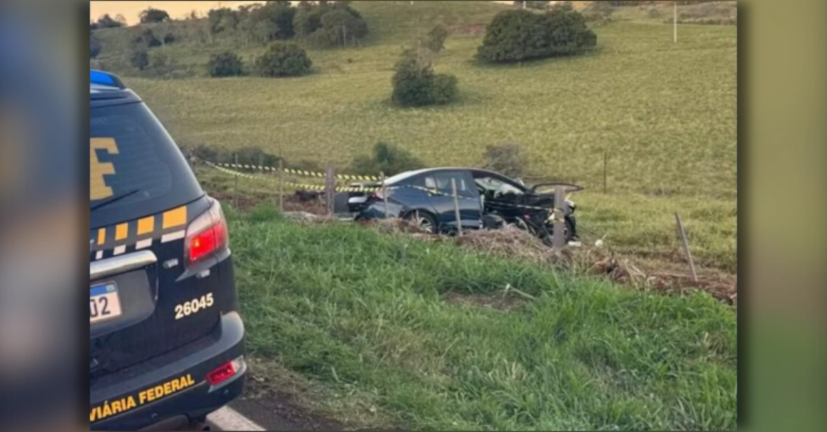 Acidente na BR-369 em Cornélio Procópio deixou mãe e duas filhas mortas após carro atingir uma árvore.