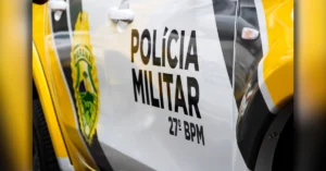 Viatura da Polícia Militar durante cumprimento de mandado de prisão em Iguaraçu