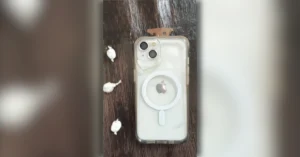 presa por trafico de drogas em jaguapita: imagem exibe um aparelho celular e porções de entorpecentes